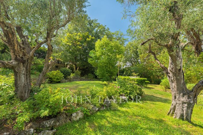 Image No.18-5 Bed House for sale