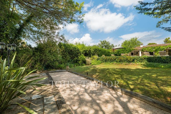 Image No.19-5 Bed House for sale