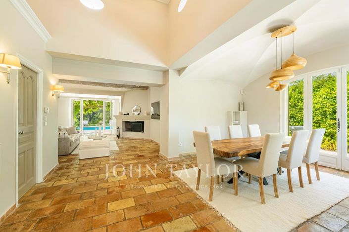 Image No.5-5 Bed House for sale