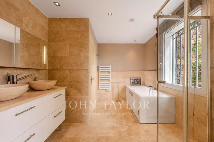 Image No.13-6 Bed House for sale