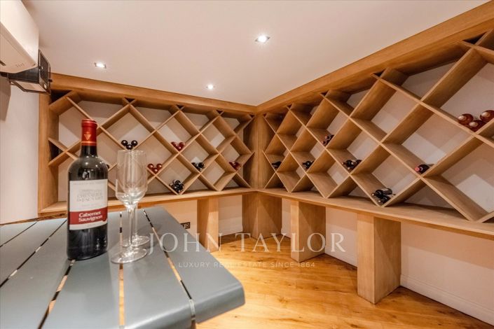 Image No.14-6 Bed House for sale