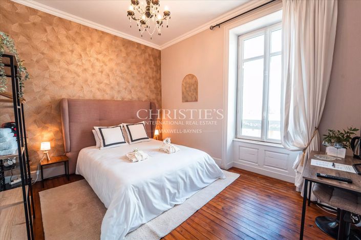 Image No.15-6 Bed Property for sale