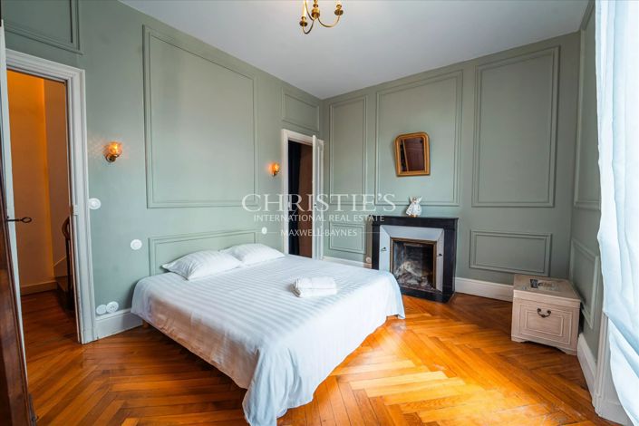 Image No.16-6 Bed Property for sale