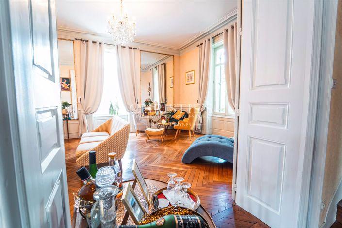 Image No.5-6 Bed Property for sale