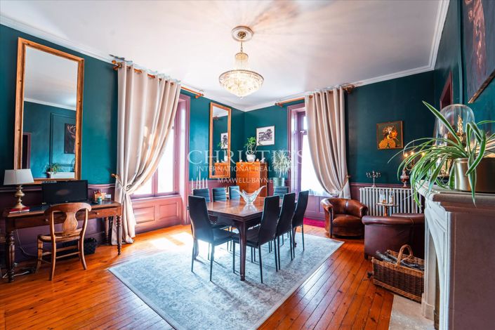 Image No.8-6 Bed Property for sale