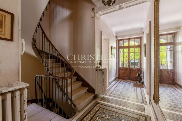 Image No.11-5 Bed House for sale