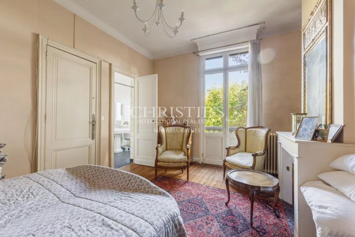 Image No.18-5 Bed House for sale