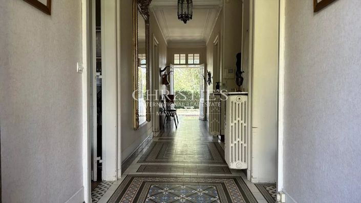 Image No.5-5 Bed House for sale