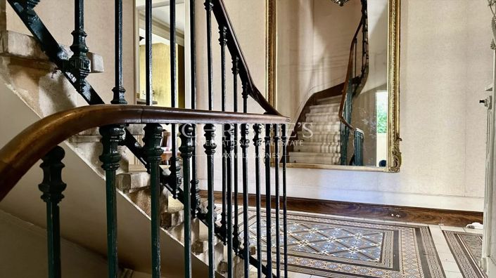Image No.6-5 Bed House for sale