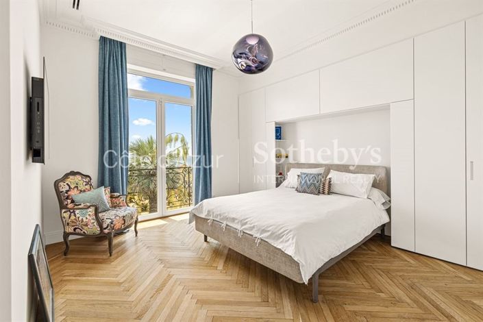 Image No.17-5 Bed House for sale