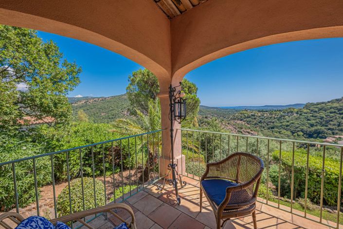 Image No.13-6 Bed House for sale