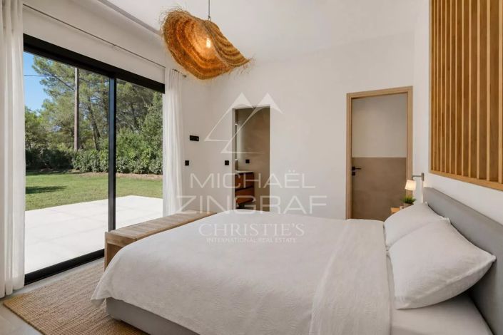 Image No.10-4 Bed House for sale