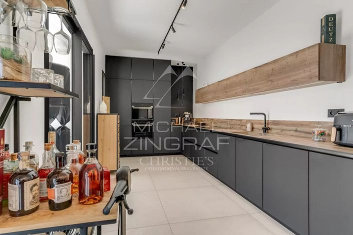 Image No.8-4 Bed House for sale