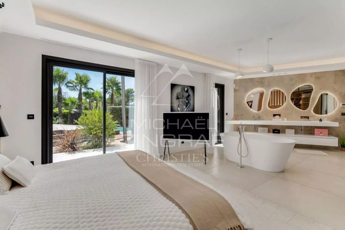 Image No.9-4 Bed House for sale