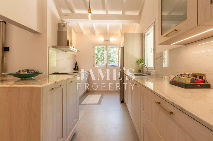 Image No.9-3 Bed House for sale