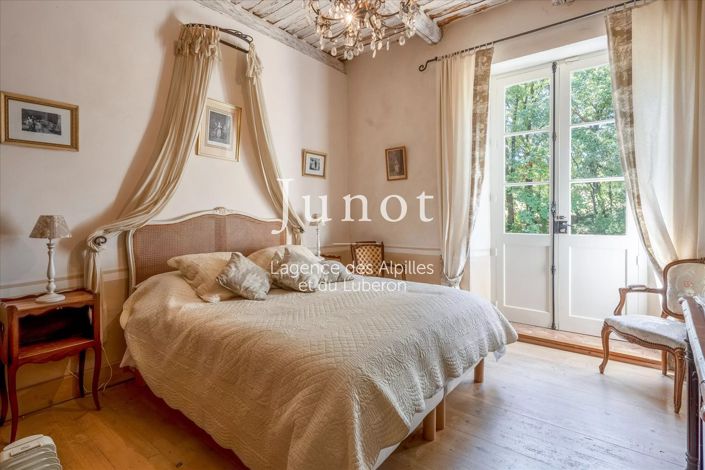 Image No.12-6 Bed House for sale