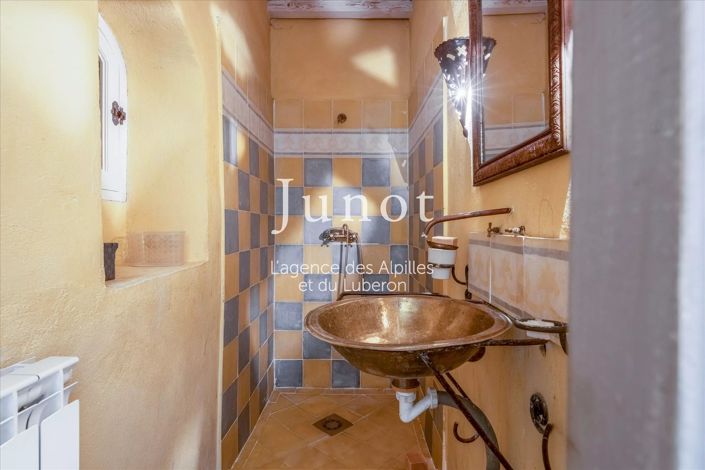 Image No.15-6 Bed House for sale