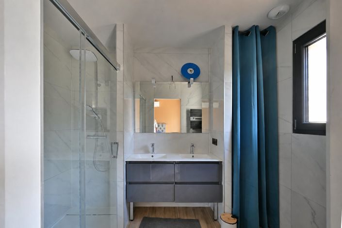 Image No.10-4 Bed House for sale
