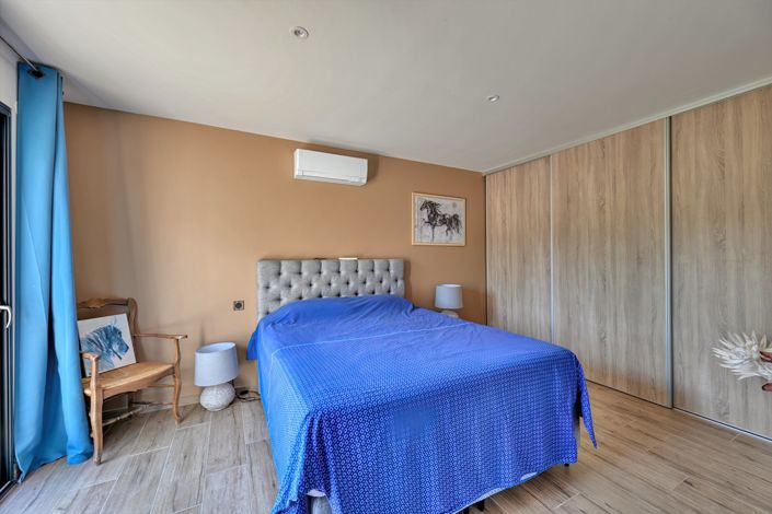 Image No.9-4 Bed House for sale