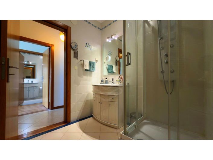Image No.15-3 Bed Apartment for sale
