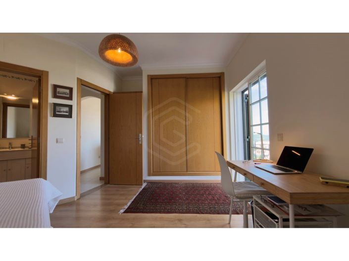 Image No.26-3 Bed Apartment for sale