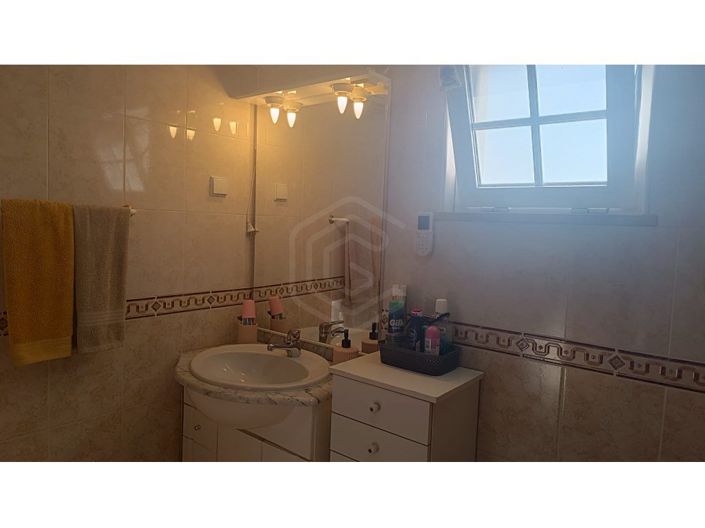 Image No.19-4 Bed House for sale