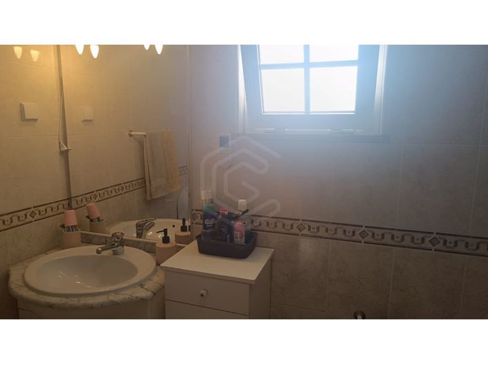 Image No.20-4 Bed House for sale