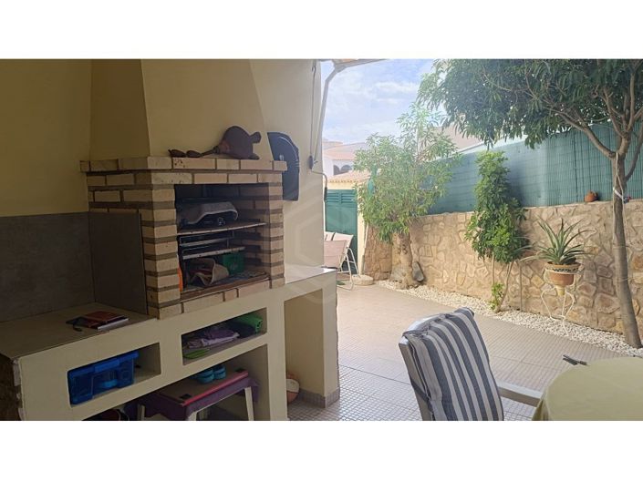 Image No.27-4 Bed House for sale