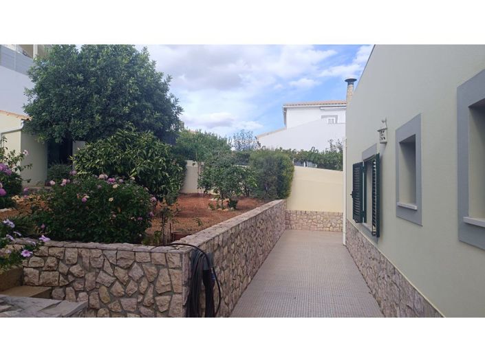 Image No.29-4 Bed House for sale