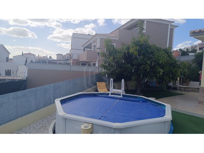 Image No.32-4 Bed House for sale