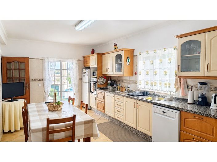Image No.6-4 Bed House for sale