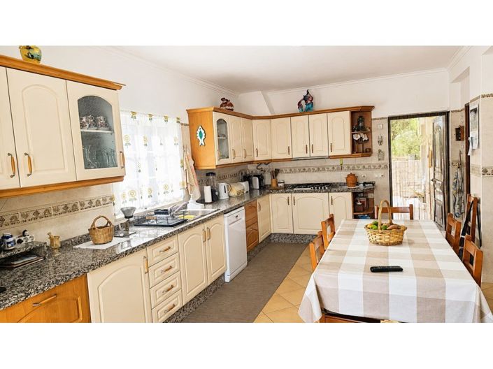 Image No.7-4 Bed House for sale
