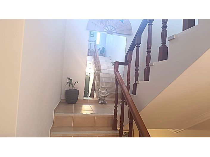 Image No.8-4 Bed House for sale