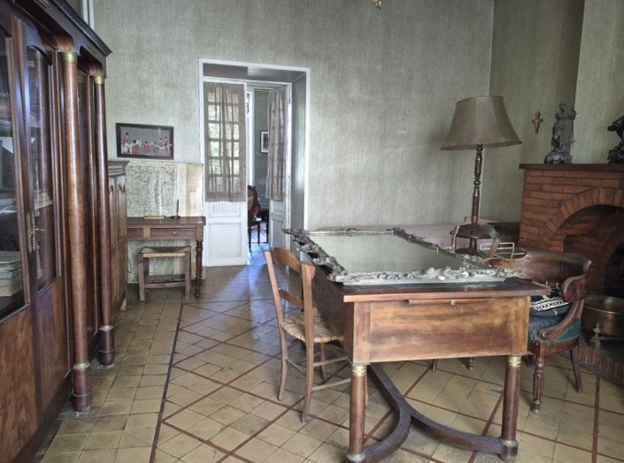Image No.10-6 Bed House for sale