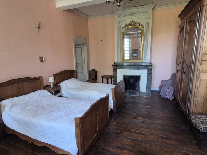 Image No.11-6 Bed House for sale