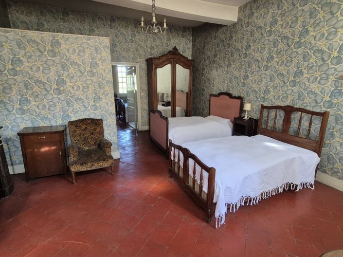 Image No.14-6 Bed House for sale