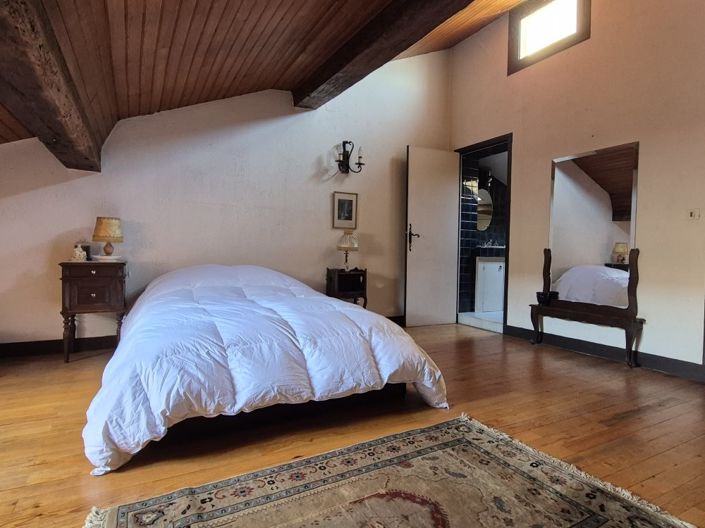 Image No.19-6 Bed House for sale