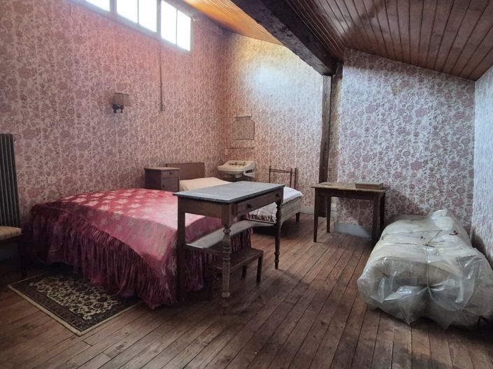 Image No.21-6 Bed House for sale