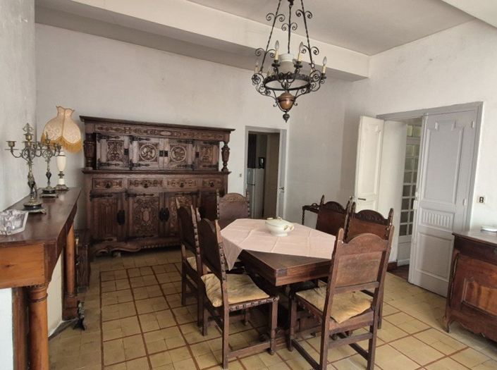 Image No.6-6 Bed House for sale
