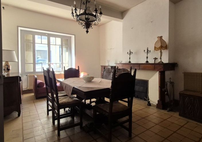 Image No.7-6 Bed House for sale