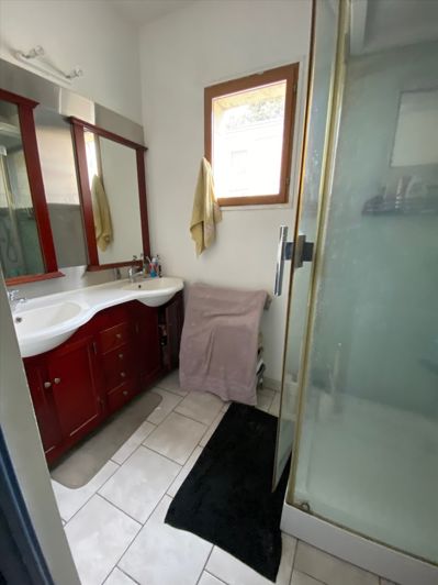 Image No.12-2 Bed House for sale
