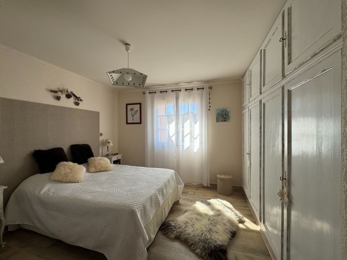 Image No.11-4 Bed House for sale