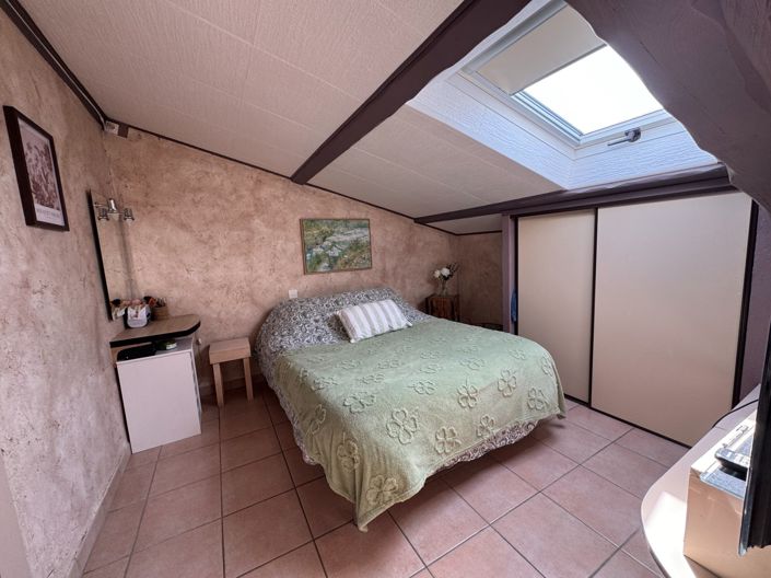 Image No.16-4 Bed House for sale