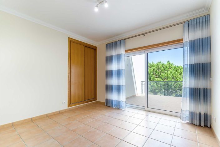 Image No.15-3 Bed Apartment for sale