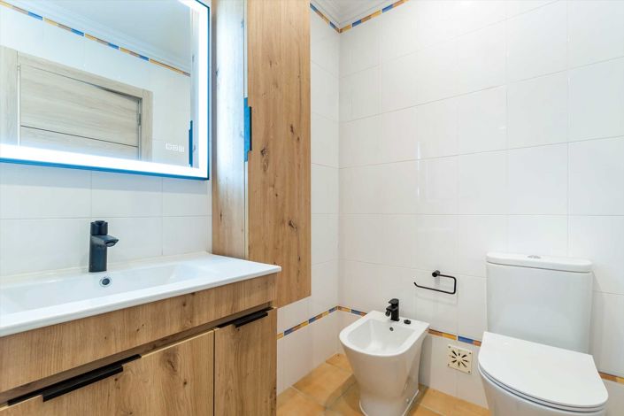 Image No.20-3 Bed Apartment for sale