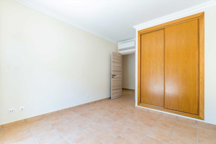 Image No.22-3 Bed Apartment for sale