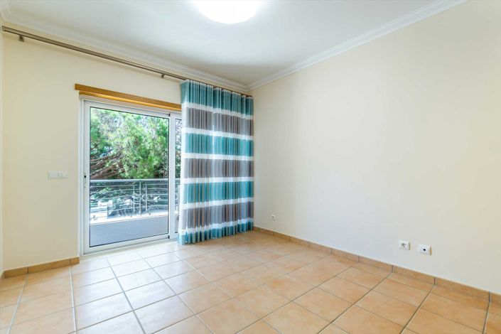 Image No.23-3 Bed Apartment for sale