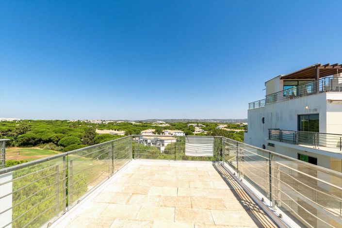 Image No.30-3 Bed Apartment for sale