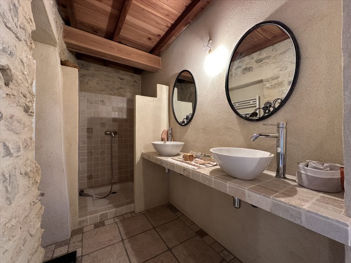 Image No.12-4 Bed House for sale