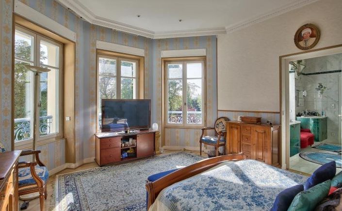 Image No.16-8 Bed House for sale